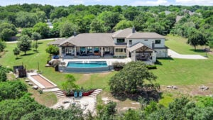 Primary Bathroom in Luxury Custom Home by Mosaic Homes in Belton, TX