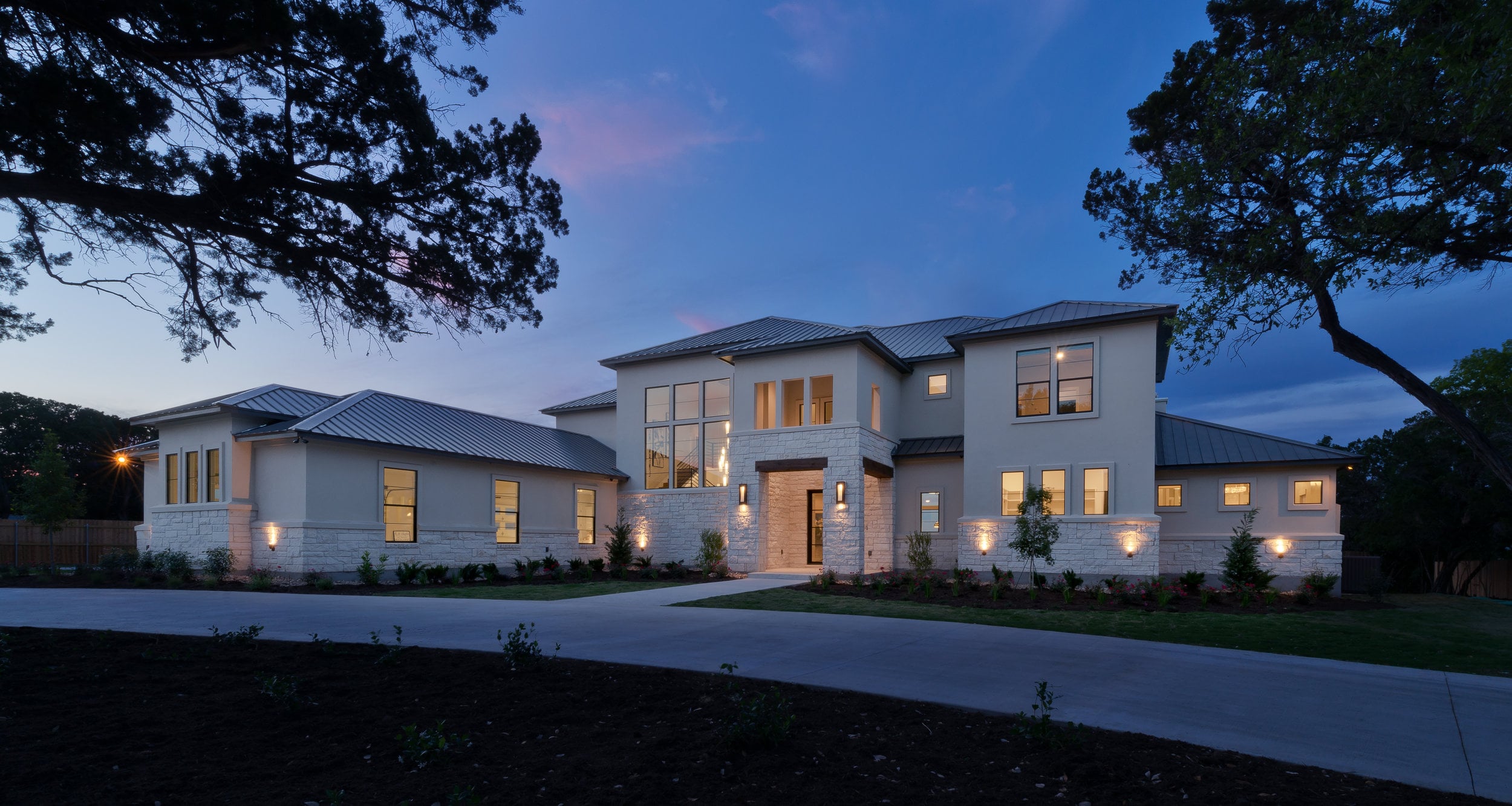Outdoor Living in Lakefront Custom Home by Mosaic Homes in Belton, TX